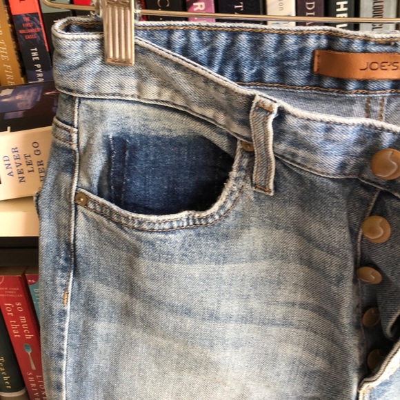 Joe’s High-rise Raw Hem Light Wash Jeans - Picture 3 of 6